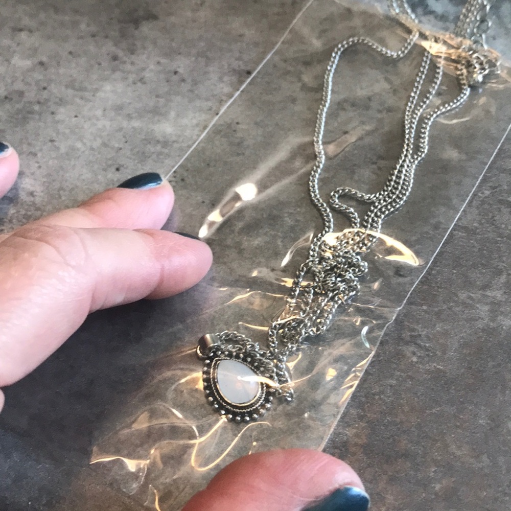 Cresent Pendant Necklace - Picture 4 of 4